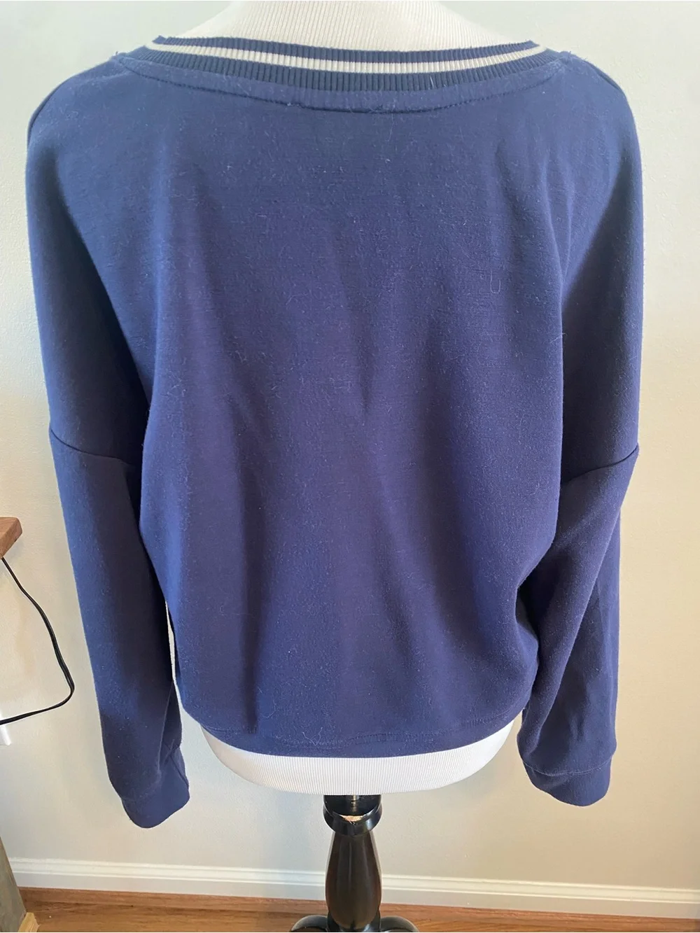 Cable & Gauge Navy V-Neck Sweater with Cream Trim
